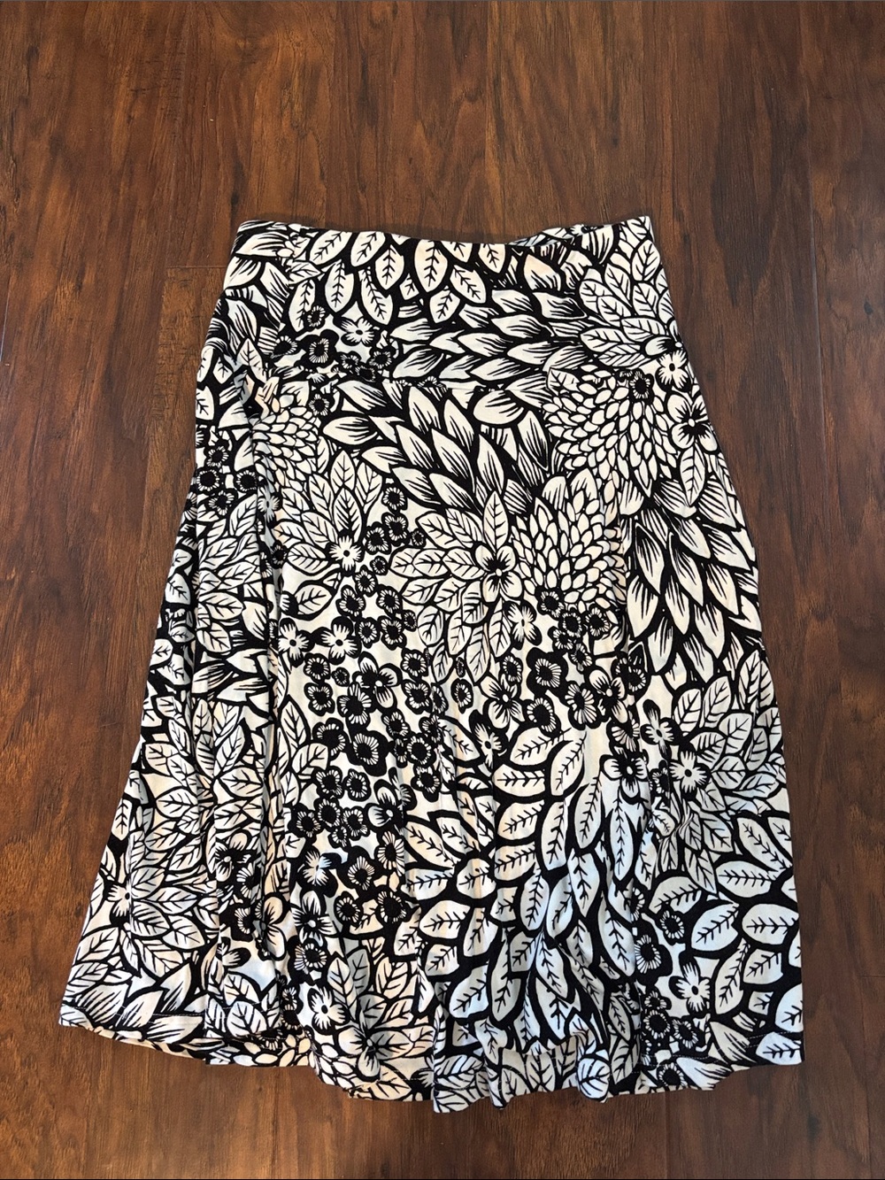 H&M Black and White Floral A-Line Skirt